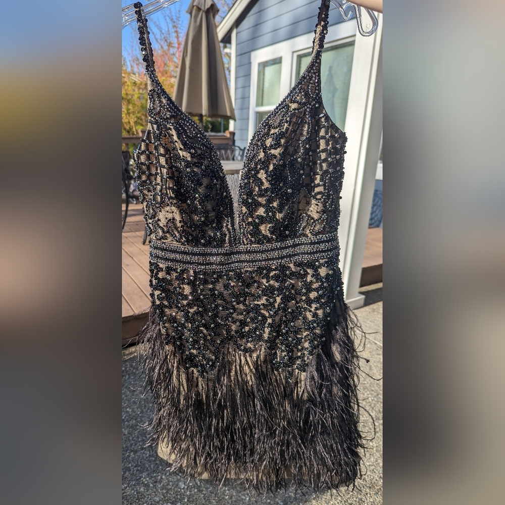 Jovani Size 4 Cocktail Dress Feathers Rhinestone Beading
